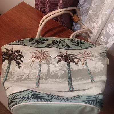 PAUL BRENT BEACH BAG, LIZ CLAIBORNE PURSE AND CLOTH WEAVED PURSE