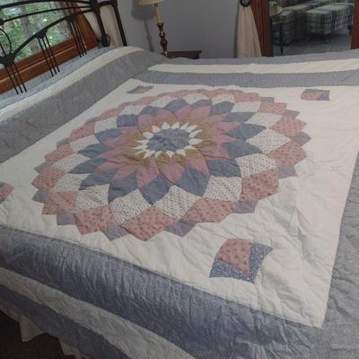 King Sized Bed Quilt