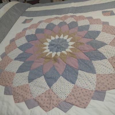 King Sized Bed Quilt