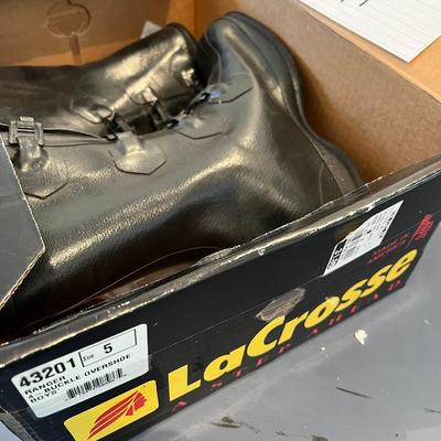 New Boys LaCrosse Ranger Size 4 Buckle Overshoe