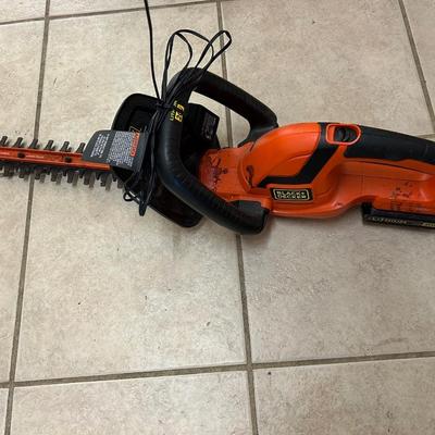 Black & Decker 22” hedge trimmer