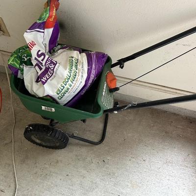 Scott’s basic broadcast spreader