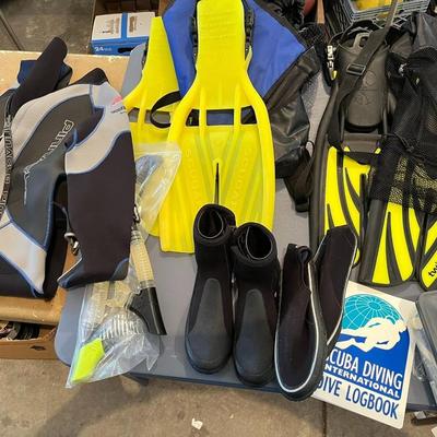 Professional Scuba Diving Equipment Gear with Logbook: XL CE/Norm certified Gear, 2 Twin Jet Max Fins, 2 Scuba Pro Series Snorkels