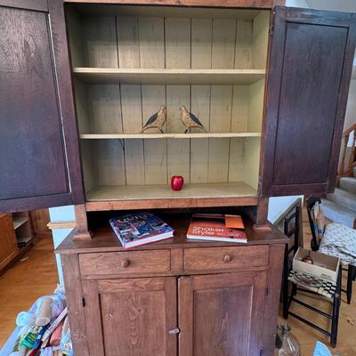 Primitive kitchen cupboard / step back cupboard 4 door/ 2 drawer - Very nice