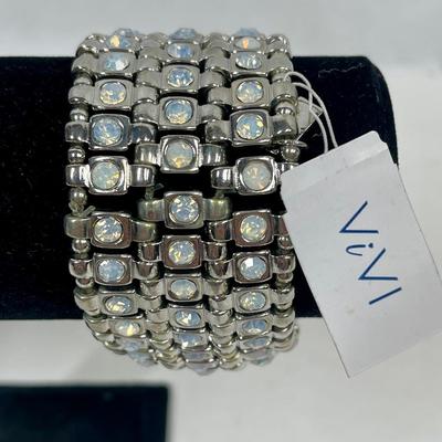 Vivi Jewelry Bracelet with Luminescent stones (Jewelry Lot #9) NWT