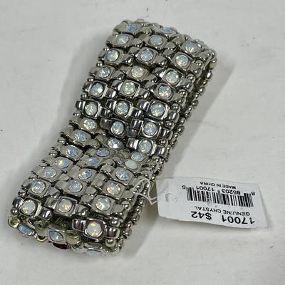 Vivi Jewelry Bracelet with Luminescent stones (Jewelry Lot #9) NWT