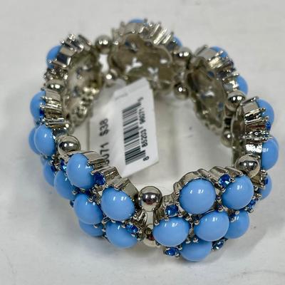 Vivi Bracelet with Periwinkle stones new with tag (Jewelry Lot #10)