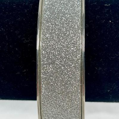 Vivi Bracelet Bangle Sparkly Band new without tag (Jewelry Lot #11)