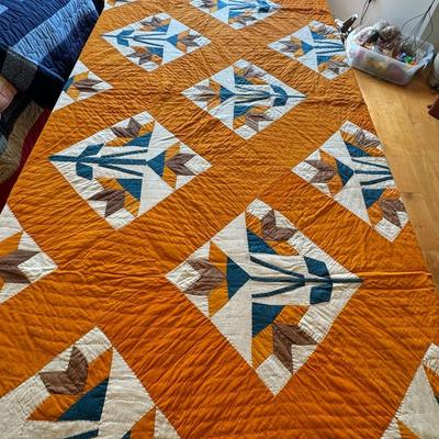 Extra Long Single Hand sewn Quilt / Amish Country