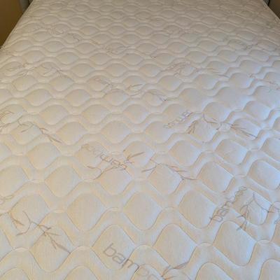 Queen mattress & boxspring