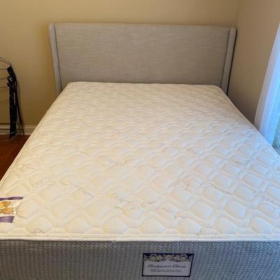 Queen mattress & boxspring