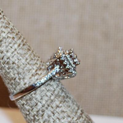 Size 6¼ Marked .925 Highrise Vertical Layers Style Glitter Stones Ring on a Silver Band (3.6g)