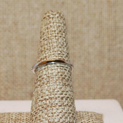 Size 6¼ Marked .925 Highrise Vertical Layers Style Glitter Stones Ring on a Silver Band (3.6g)