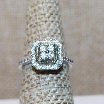Size 6¼ Marked .925 Highrise Vertical Layers Style Glitter Stones Ring on a Silver Band (3.6g)