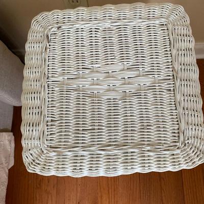 Square real wicker bedside or end table w/1 shelf