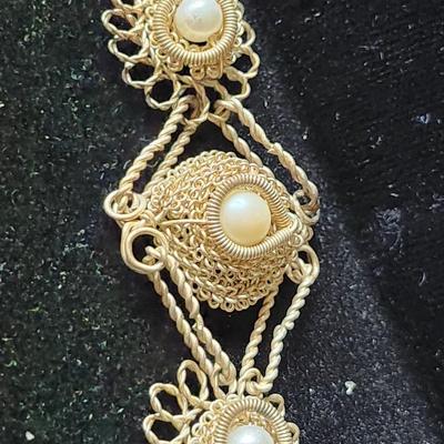 Vintage BOHO Floral wire wrap pearl set