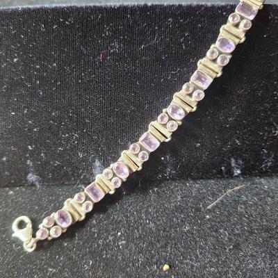 Lovely 925 Bracelet with Amethyst inset stones