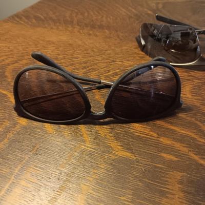 3 PAIRS OF SUNGLASSES
