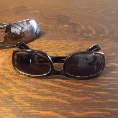 3 PAIRS OF SUNGLASSES