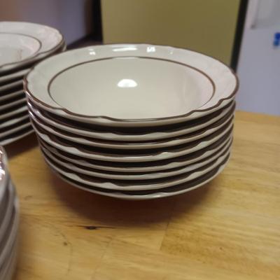 8 PLACE SETTING DINNERWARE STONEWARE