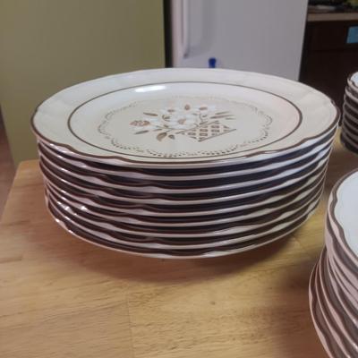 8 PLACE SETTING DINNERWARE STONEWARE