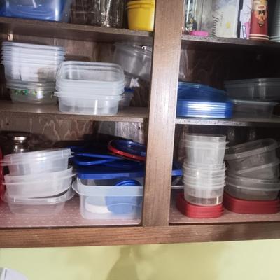 PLASTIC FOOD STORAGE CONTAINERS