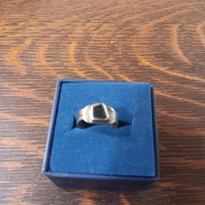 STERLING SILVER RING W/A DARK STONE