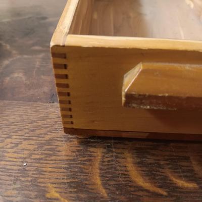 2 WOODEN BOXES AND A HAND BEADED BELT