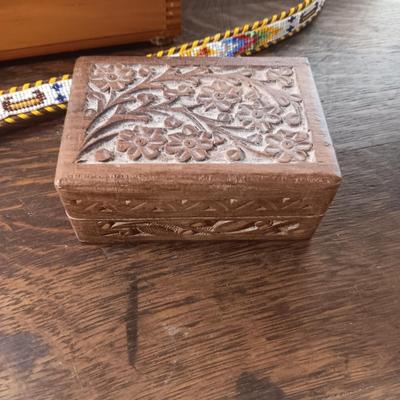 2 WOODEN BOXES AND A HAND BEADED BELT
