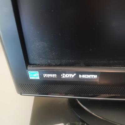 SYLVANIA 19" TV AND RCA VHS PLAYER