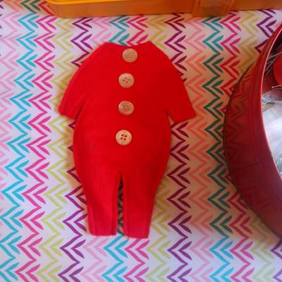 SEWING NOTIONS WITH 2 SEWING BOXES AND 1 WOOD BOX