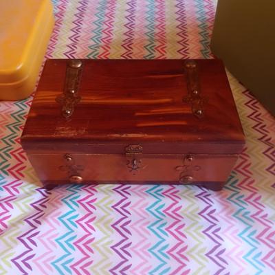SEWING NOTIONS WITH 2 SEWING BOXES AND 1 WOOD BOX