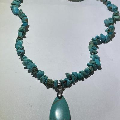 Vintage Mid-Century Turquoise Necklace w/Pendant 18" Long in Good Preowned Condition.