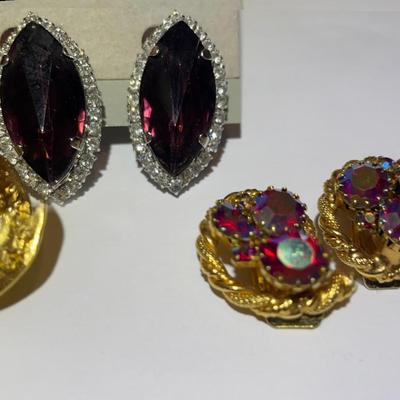 3-Vintage Pair of Clip-on Fashion Earrings in Very Good Preowned Condition.