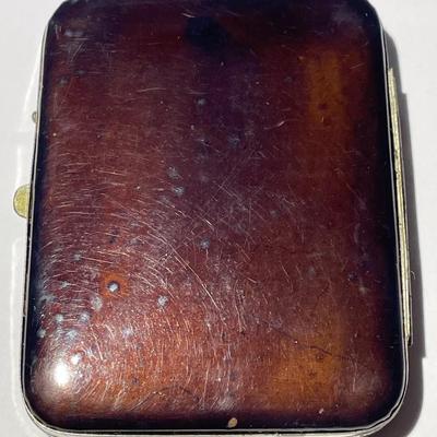 Vintage Japanese Mt Fuji Maki-e Lacquer Pre-Filter Cigarette Case in Good Preowned Condition.