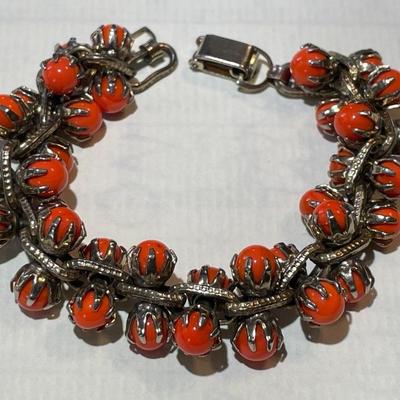 Vintage Coral Bead Bracelet 7" Preowned from an Estate as Pictured.