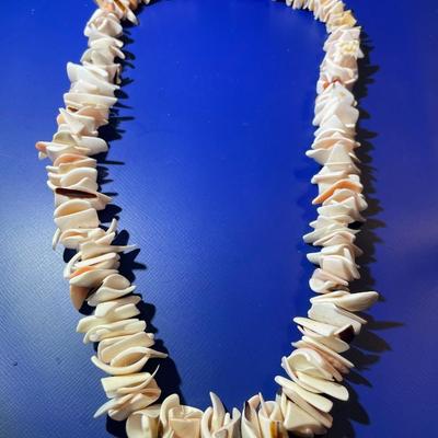 Vintage Pink Angel Skin Coral Fragment 20" Necklace in Good Preowned Condition.