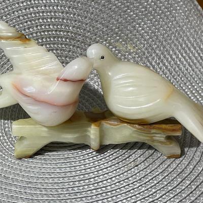 Vintage Carved Alabaster/Marble Love Birds 7" Wide x 3.75" Tall in VG Preowned Condition.