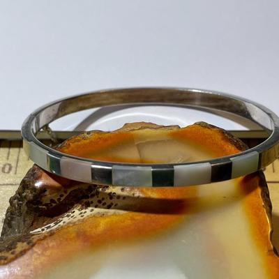 Vintage Sterling Silver Inlaid Mother of Pearl Bangle Bracelet Standard Size in Good Preowned Condition.