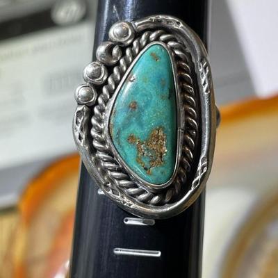 Vintage Native American Dainty Sterling Silver Turquoise Ring Size 6-1/4 in Good Preowned Condition.