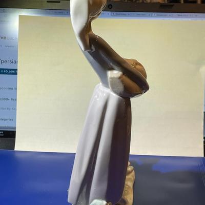 Vintage Lladro #4866 Girl with Goose & Dog 1977-84 Retired in Excellent Condition w/Original Box.