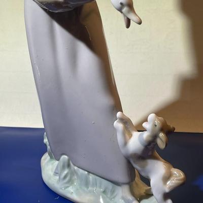 Vintage Lladro #4866 Girl with Goose & Dog 1977-84 Retired in Excellent Condition w/Original Box.