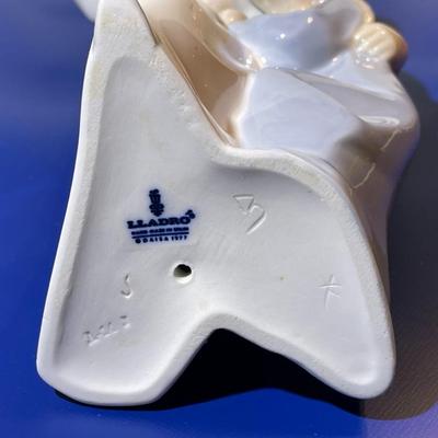 Vintage Lladro “Boy in Night Shirt Holding Candle” Figurine #4874 in VG Preowned Condition.