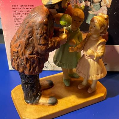 The Original Emmett Kelly Circus Collection Cotton Candy Figurine in Good Condition.