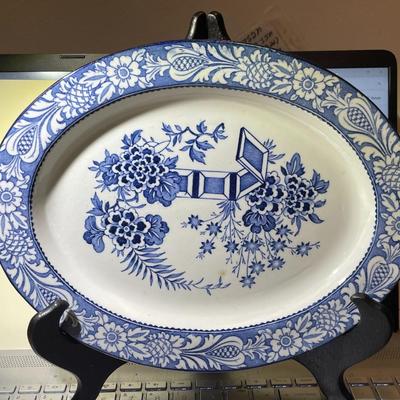 Vintage Woods & Sons "Wincanton" Platter 10.75" x 8.25" in Good Preowned Condition.