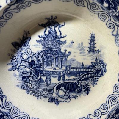 Vintage/Antique "ALLERTONS" England China Soup Bowl 8-7/8" Diameter in Good Preowned Condition.