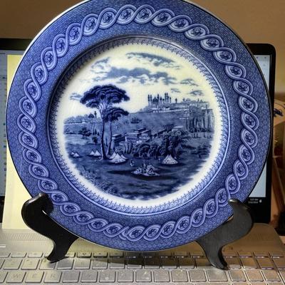 Vintage "Brown, Westhead, & Moore" Cauldron England Dinner Plate Byzantium Pattern 10.25" Diameter in Good Condition.