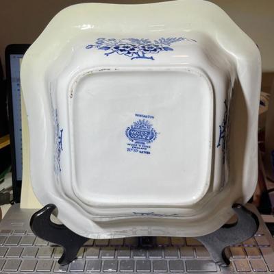 Vintage Woods & Sons "Wincanton" Large Veggie Dish 9" x 9" in Good Preowned Condition.