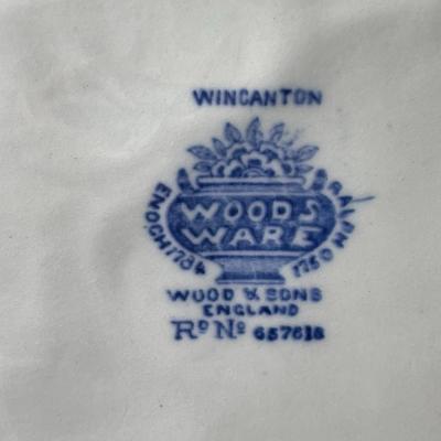 Vintage Woods & Sons "Wincanton" Large Veggie Dish 9" x 9" in Good Preowned Condition.
