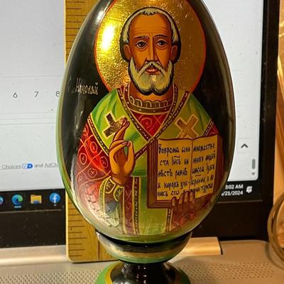 Vintage Scarce Artist Signed RUSSIAN Religious Orthodox Hand Painted Lacquered Wooden Egg Approx 6" Tall w/Stand in VG Preowned...
